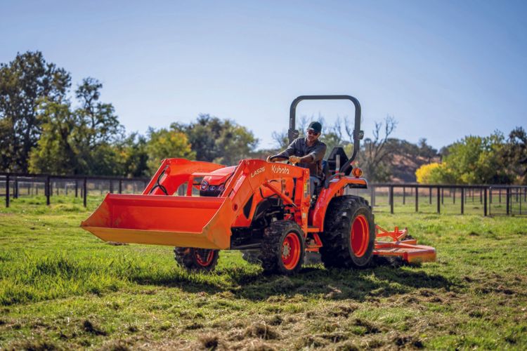 L3302 Compact Tractor